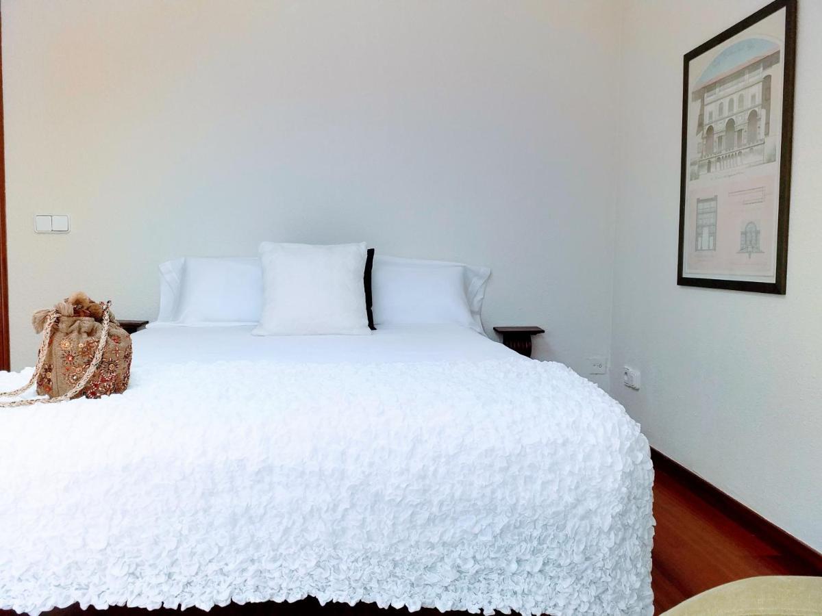 Large Apartment With Large And Sunny Terrace - Garden & Outdoor Gym , Alicante Center Екстер'єр фото
